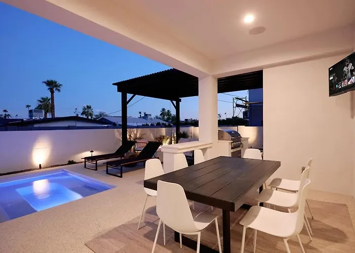 Holiday home Sunrift-private Pool & Spa-walk To Old Town *