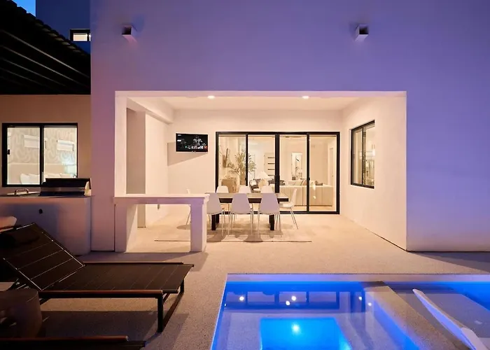 Holiday home Sunrift-private Pool & Spa-walk To Old Town *