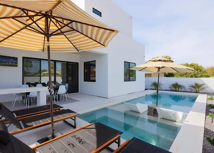 Holiday home Sunrift-private Pool & Spa-walk To Old Town