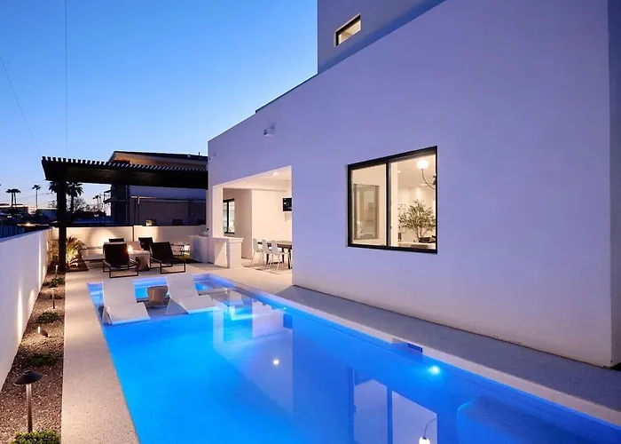 Holiday home Sunrift-private Pool & Spa-walk To Old Town Scottsdale